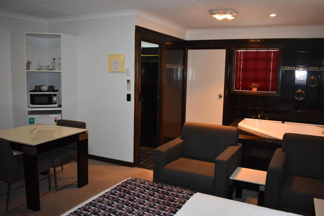Roundhouse Motel Peterborough Zewnętrze zdjęcie