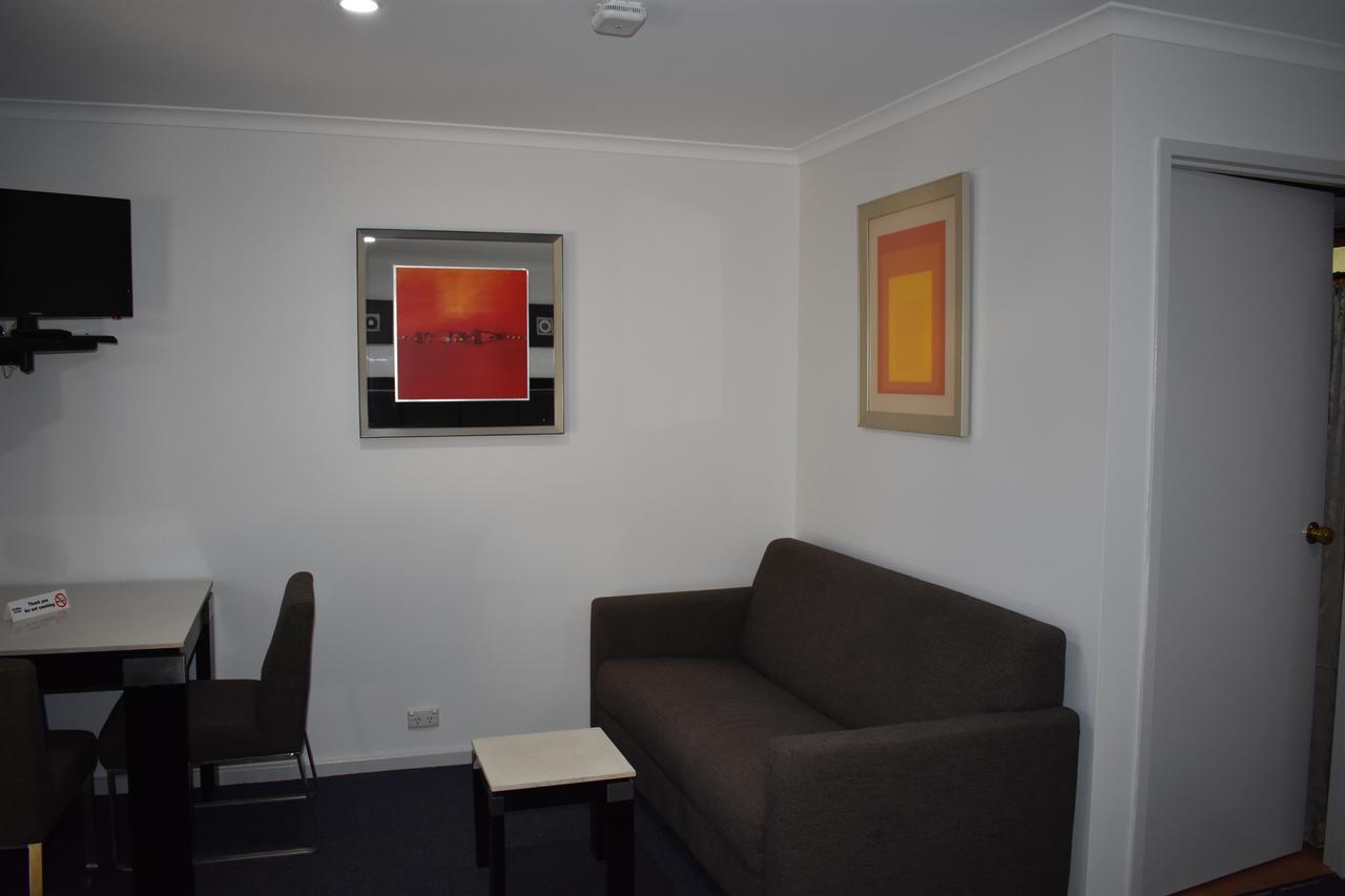 Roundhouse Motel Peterborough Zewnętrze zdjęcie